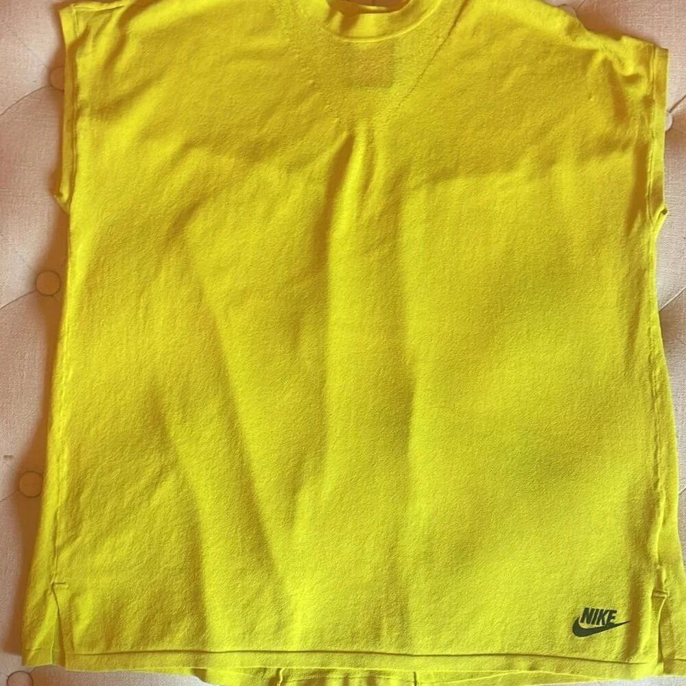 Nike Sleeveless Top -Size: Medium